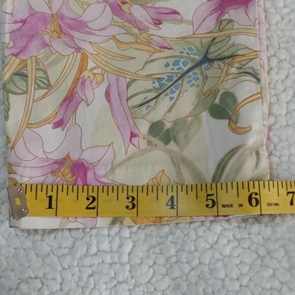 MODA international pants With A Beautiful Light Colored Floral Design - Picture 15 of 15